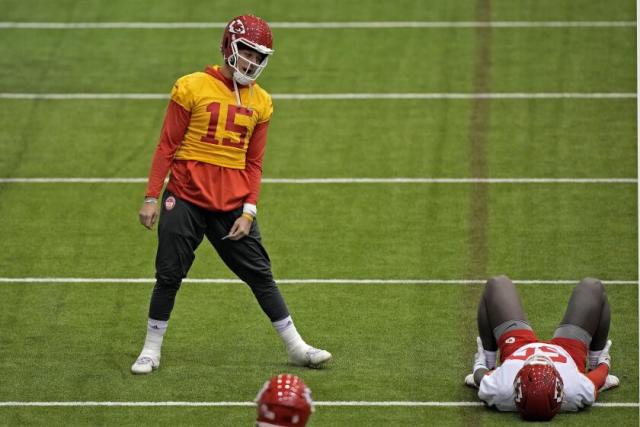 Mahomes 'OK' as Chiefs left sweating for Bengals battle