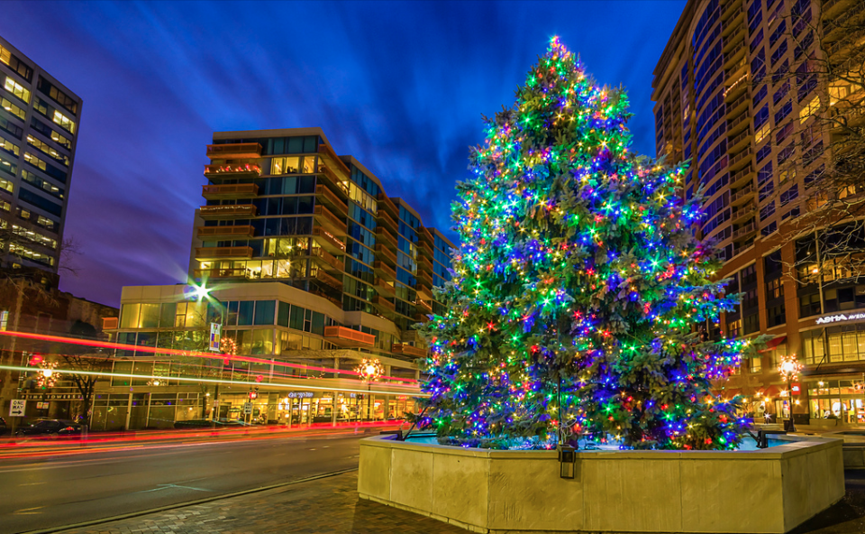 Downtown Evanston, Ill. (<a href="http://www.flickr.com/photos/clarsonx/8232769480/" rel="nofollow noopener" target="_blank" data-ylk="slk:Photo by clarsonx on Flickr.;elm:context_link;itc:0;sec:content-canvas" class="link ">Photo by clarsonx on Flickr.</a>)