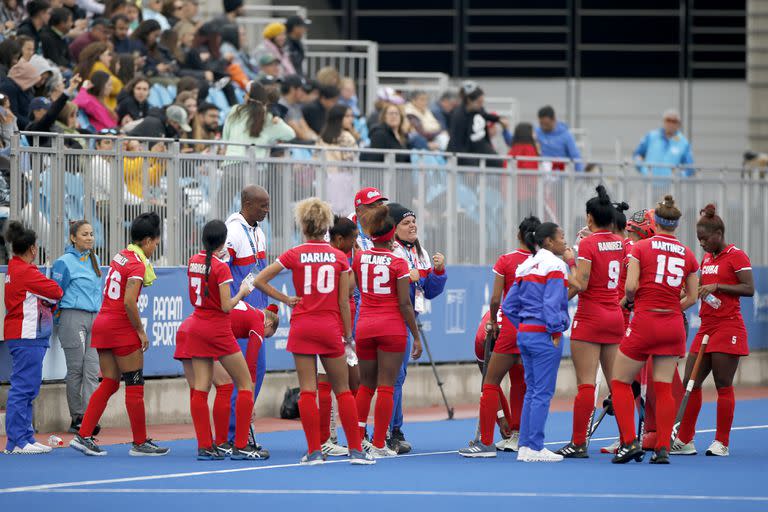 La DT de Cuba sueña con que un día algunas de sus jugadoras puedan jugar en otros países