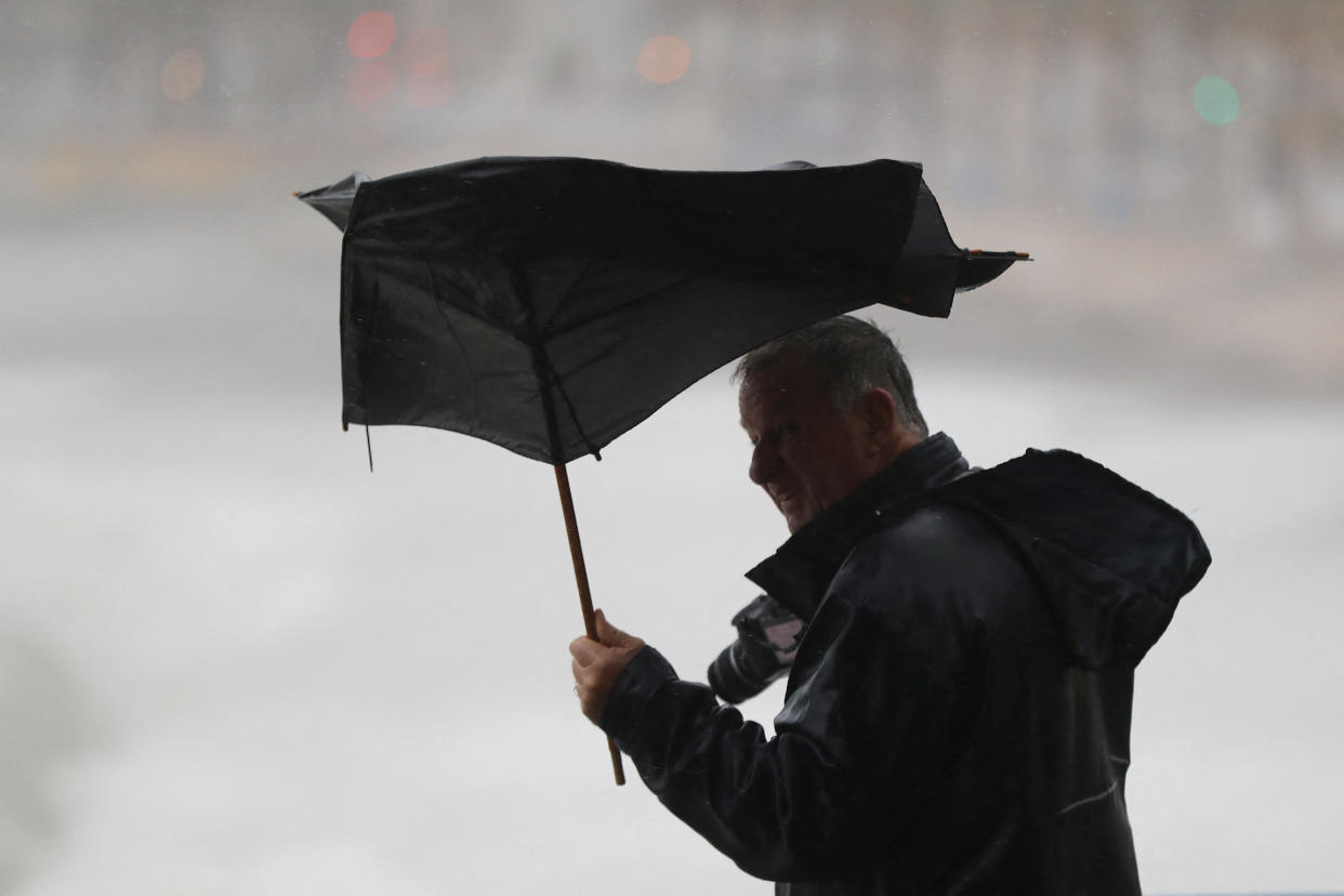 Des vents violents sont attendus, accompagnés d'un risque de crue et d'inondation en raison de la tempête Louis. (Photo d'illustration, Valery HACHE / AFP)