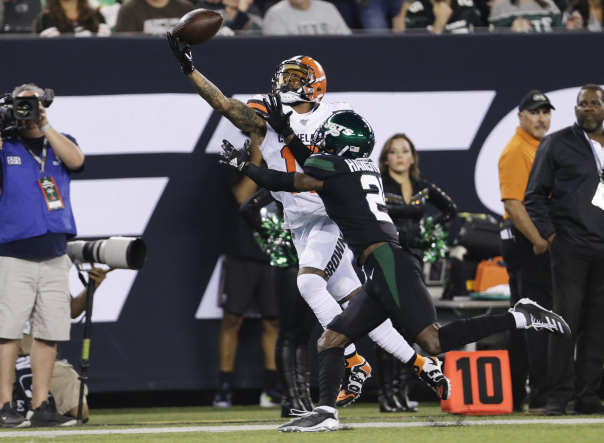 Cleveland Browns wide receiver Odell Beckham (13) made another great one-handed catch. (AP)