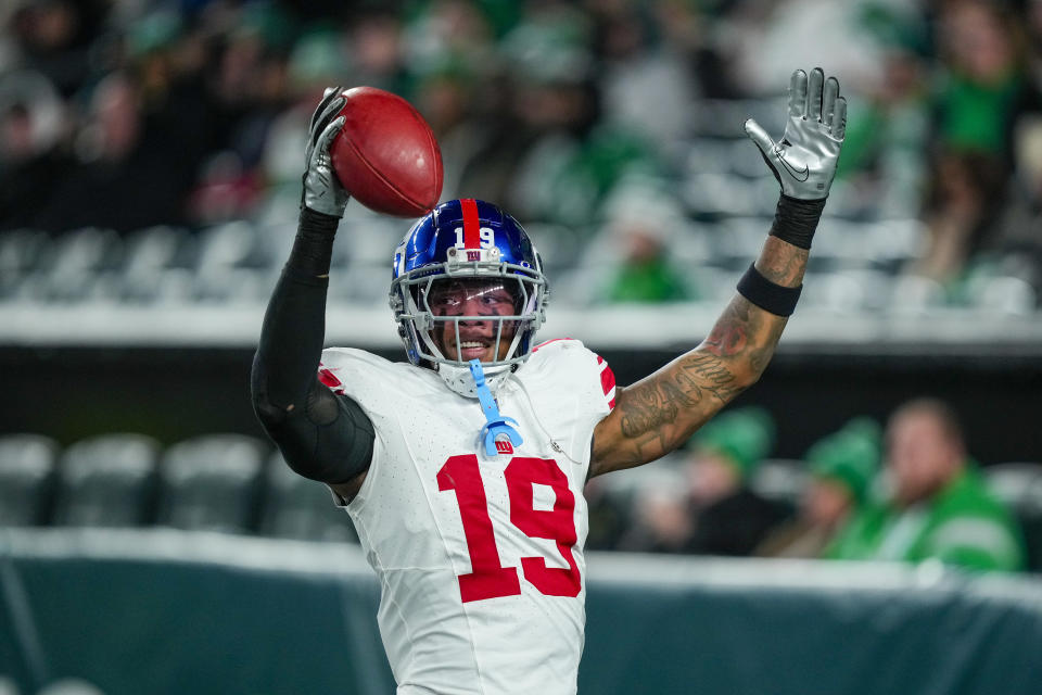 New York Giants safety Isaiah Simmons celebrates after recovering a fumble against the Philadelphia Eagles during the second half of an NFL football game Monday, Dec. 25, 2023, in Philadelphia. (AP Photo/Matt Rourke)