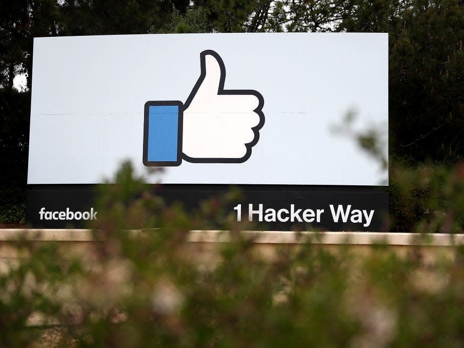 Facebook Menlo Park 1 Hacker Way