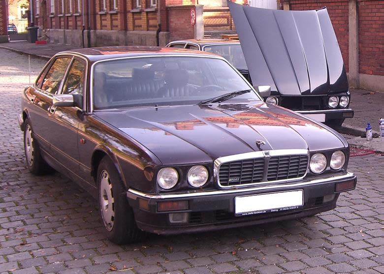 A 1993 Jaguar XJR6 that has been linked to the suspect: Metropolitan Police