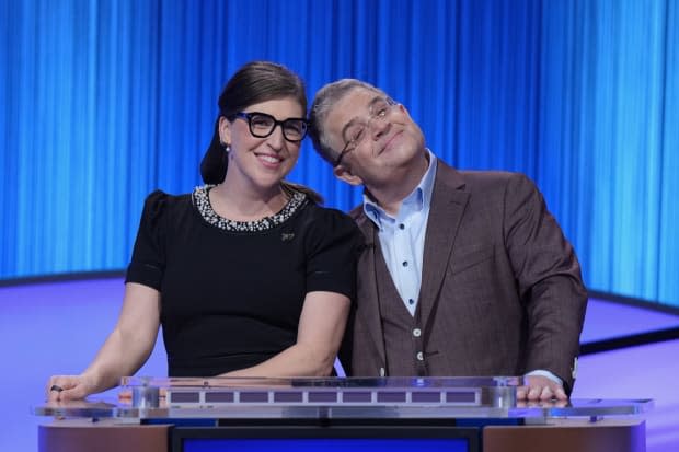 Mayim Bialik with Patton Oswalt (ABC/Tyler Golden)