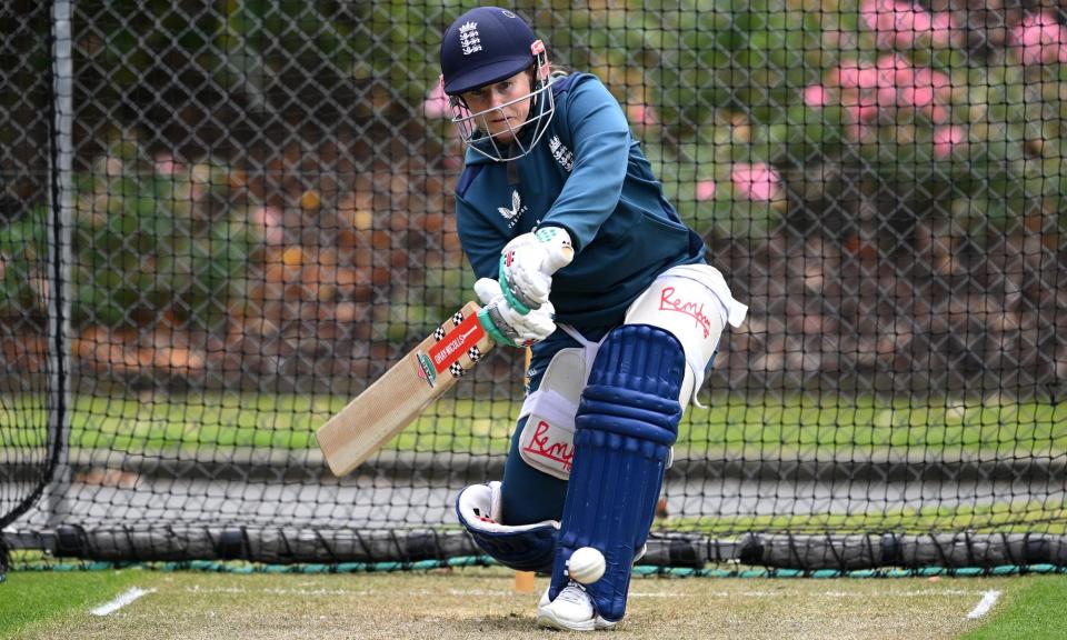 <span>Tammy Beaumont gets up to speed during an <a class="link " href="https://sports.yahoo.com/soccer/teams/england-women/" data-i13n="sec:content-canvas;subsec:anchor_text;elm:context_link" data-ylk="slk:England;sec:content-canvas;subsec:anchor_text;elm:context_link;itc:0">England</a> net session in Dunedin ahead of Tuesday’s T20 international against New Zealand.</span><span>Photograph: Joe Allison/ECB/Getty Images</span>