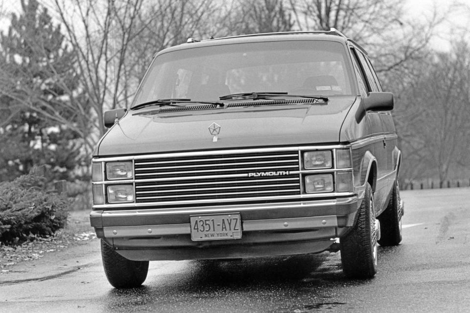 1984 plymouth voyager le