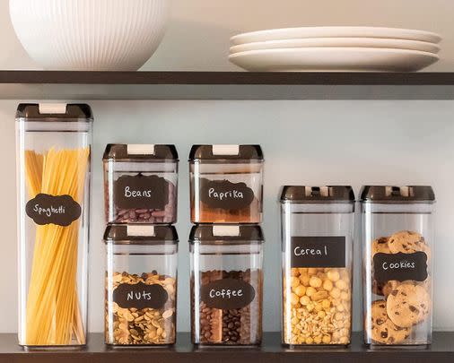 These airtight food storage containers currently have 25% off