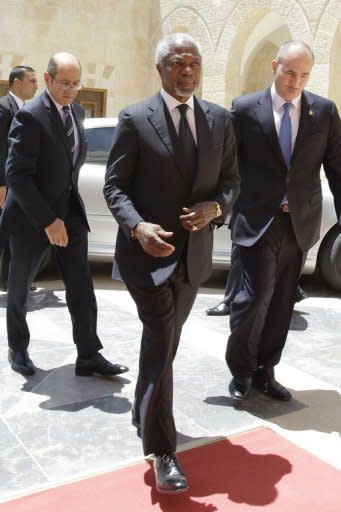 Peace envoy Kofi Annan arrives at the royal palace in Amman, on May 31, 2012, for talks with Jordanian King Abdullah II. UN chief Ban Ki-moon told a forum in Istanbul: "I demand that the government of Syria act on its commitment to the Annan peace plan."