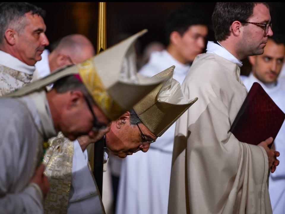 Notre Dame: Paris priests pray for swift rebuild at special Easter Mass