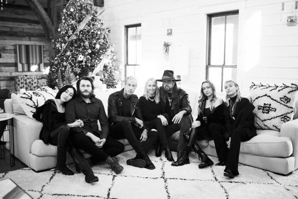 Noah, Braison, Trace, Tish, Billy Ray, Brandi and and Miley Cyrus