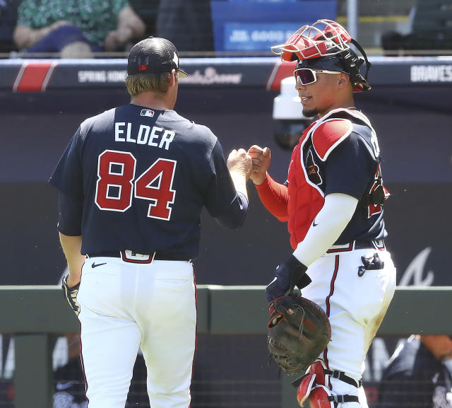 Braves pitcher Tyler Matzek involved in odd incident at World Series parade