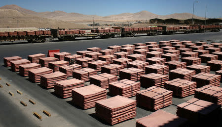 FILE PHOTO - Sheets of copper cathode are seen at the copper cathode plant inside the La Escondida copper mine near Antofagasta, some 1,545 km (980 miles) north of Santiago city and 3,100 meters (10,170 feet) above sea level in Chile on March 31, 2008. REUTERS/Ivan Alvarado/File Photo