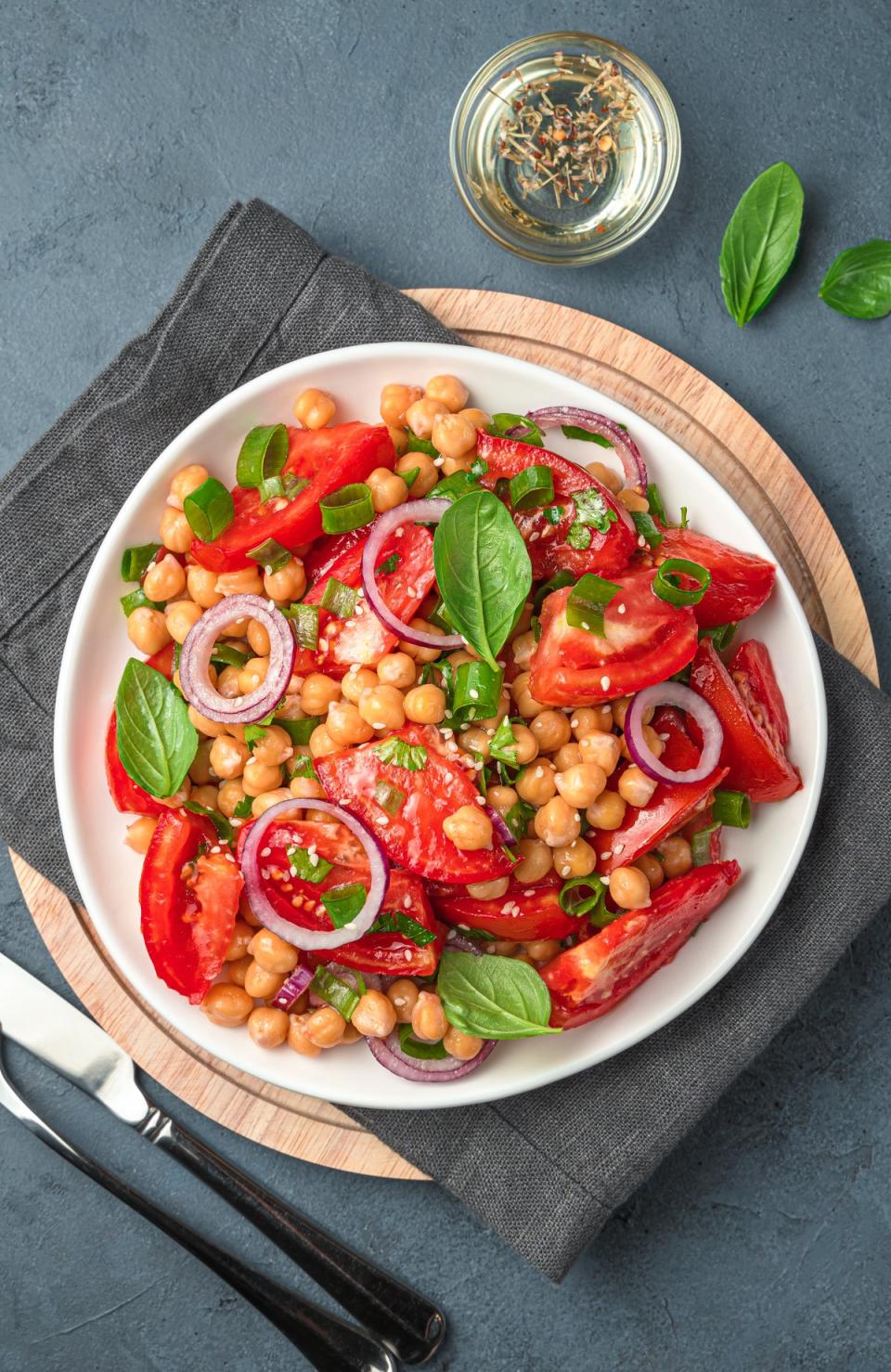 Peak summer eating doesn’t get much easier than this fresh tomato salad (Getty/iStock)