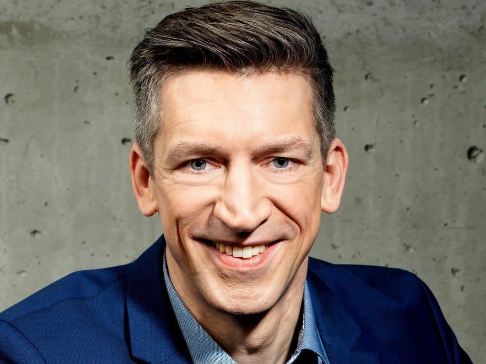 Seit zwölf Jahren ist Steffen Hallaschka das Gesicht von "stern TV", nun hat er bei RTL verlängert. (Bild: Foto: RTL / Arne Weychardt)