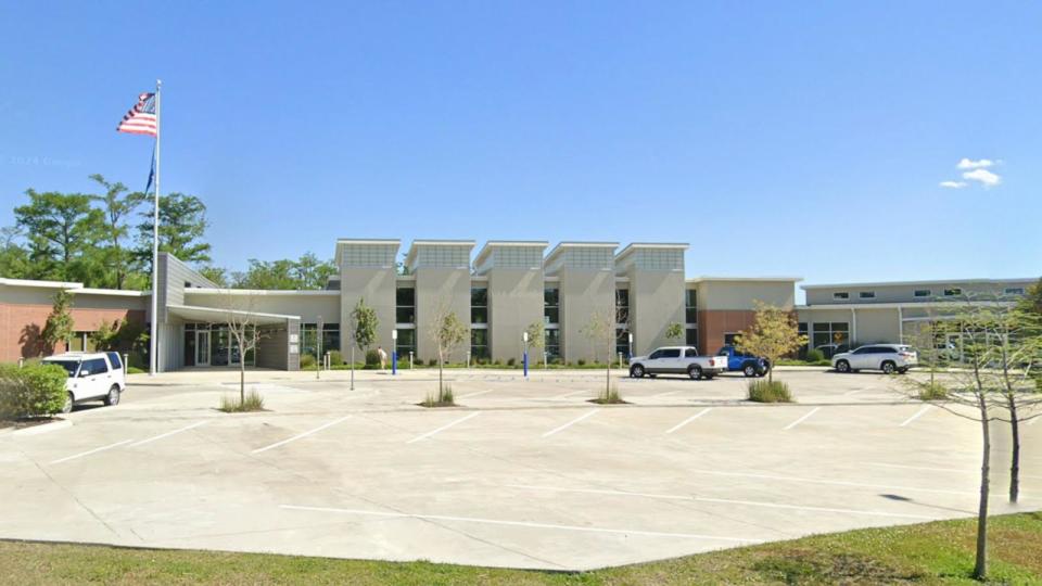 PHOTO: Vinton Welcome Center at the Texas-Louisiana border is pictured in a Google Maps Street View image. (Google Maps Street View)