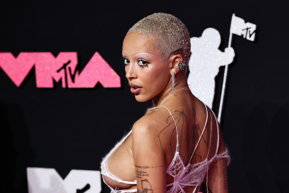 Doja Cat Wears a Literal Cobweb to the 2023 MTV VMAs Red Carpet