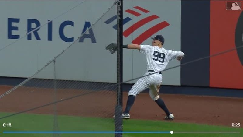 賈吉（Aaron Judge）秀「雷射肩」。（圖／翻攝自MLB官網）