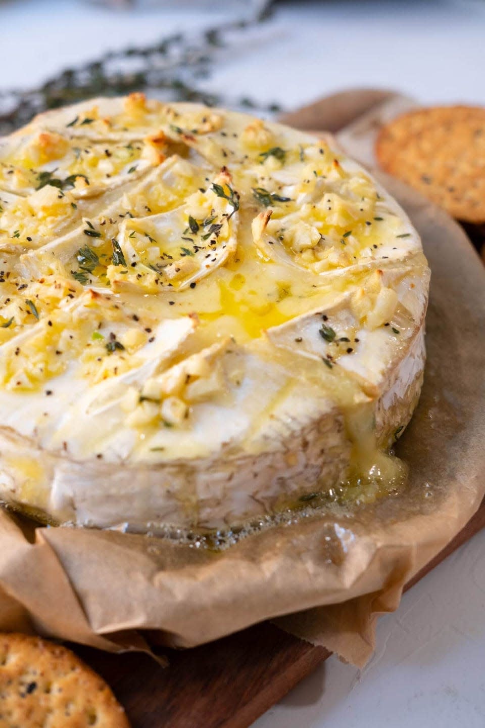 garlic butter baked brie