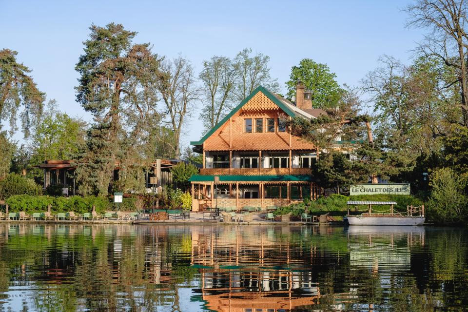 The reconstructed chalet in Bois de Boulogne park