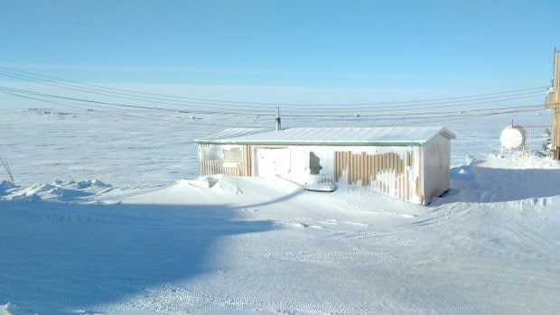 An old storage shed is being used to story bodies after someone dies. Gjoa Haven's MLA, Tony Akoak, says the facility is inadequate.   (Submitted by James Dulac  - image credit)