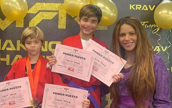 Shakira y sus hijos en un campeonato de artes marciales 