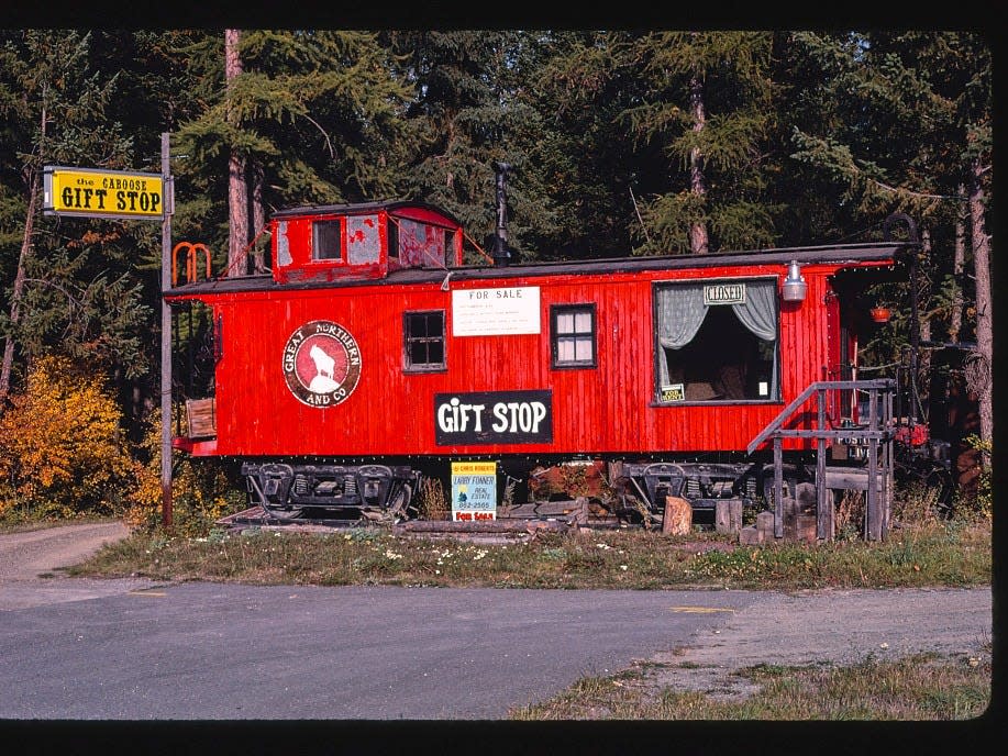 Caboose and Loose Caboose Gift Shop