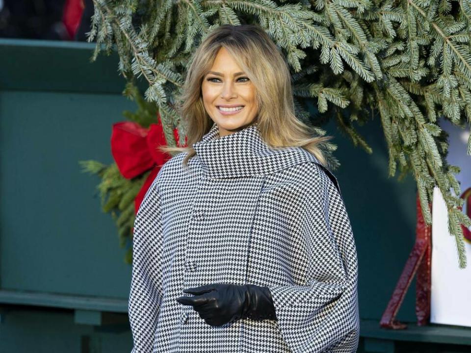 Vor wenigen Tagen hat Melania Trump den Weihnachtsbaum für das Weiße Haus in Empfang genommen (Bild: imago images/ZUMA Wire)