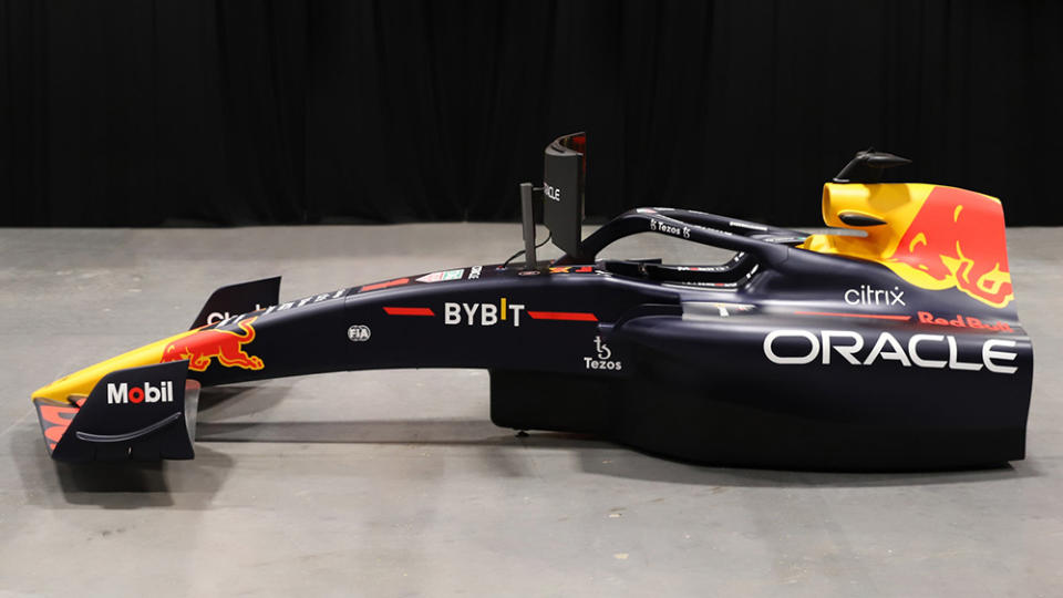 The Oracle Red Bull Racing x Memeto Exclusives RB18 show car simulator from the side