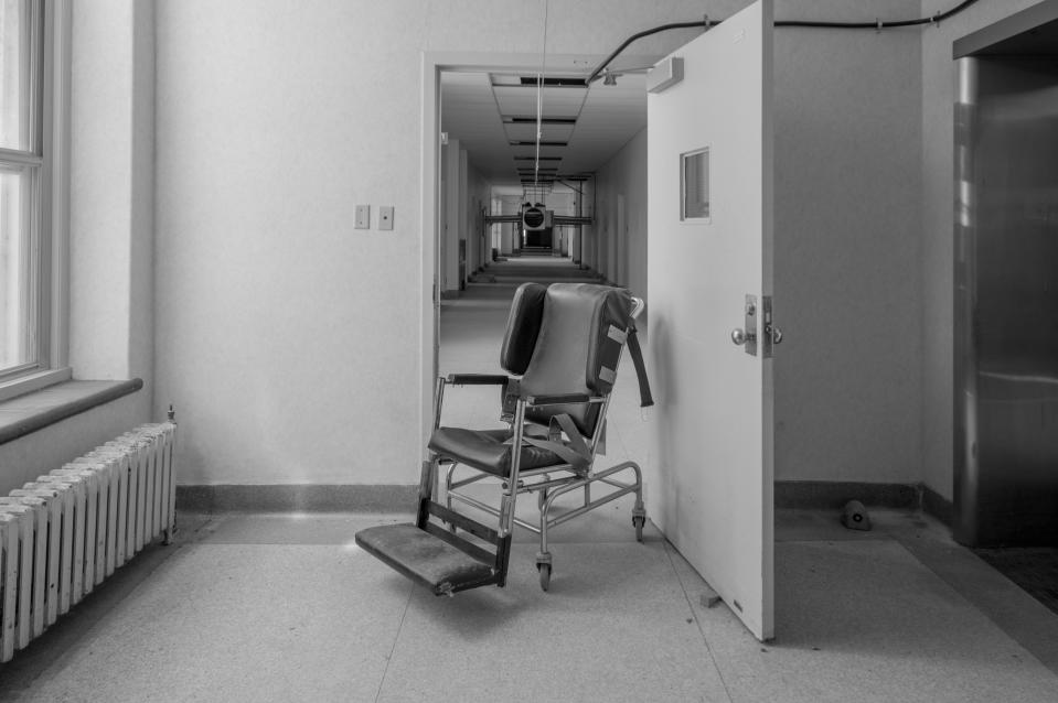 Psychiatric hospital restraint chair