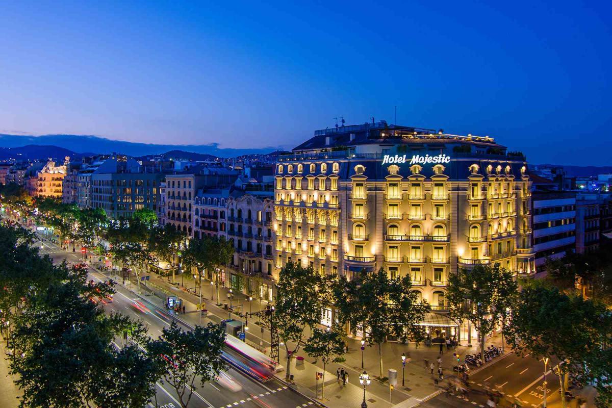 À l’intérieur de la plus grande suite d’hôtel de Barcelone – avec service de majordome et vue imprenable sur la ville