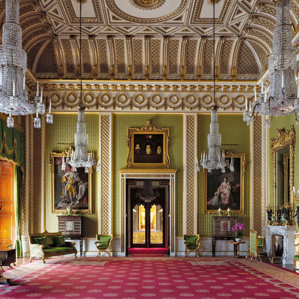 Photographer Ashley Hicks was given the dream assignment: To set himself loose in the storied palace for ten days with a Canon digital SLR with a mission to capture some 21 of its splendid rooms, several of them never open to the public.