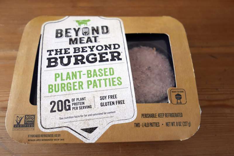 超越肉類公司（Beyond Meat）運用健康且友善環境的素材滿足顧客對紅肉的需求。（美聯社）