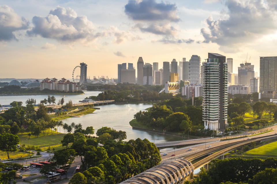 <p>Singapour gagne trois places grâce à la qualité de son système éducatif en science et en ingénierie et ses investissements massifs dans la recherche. </p>