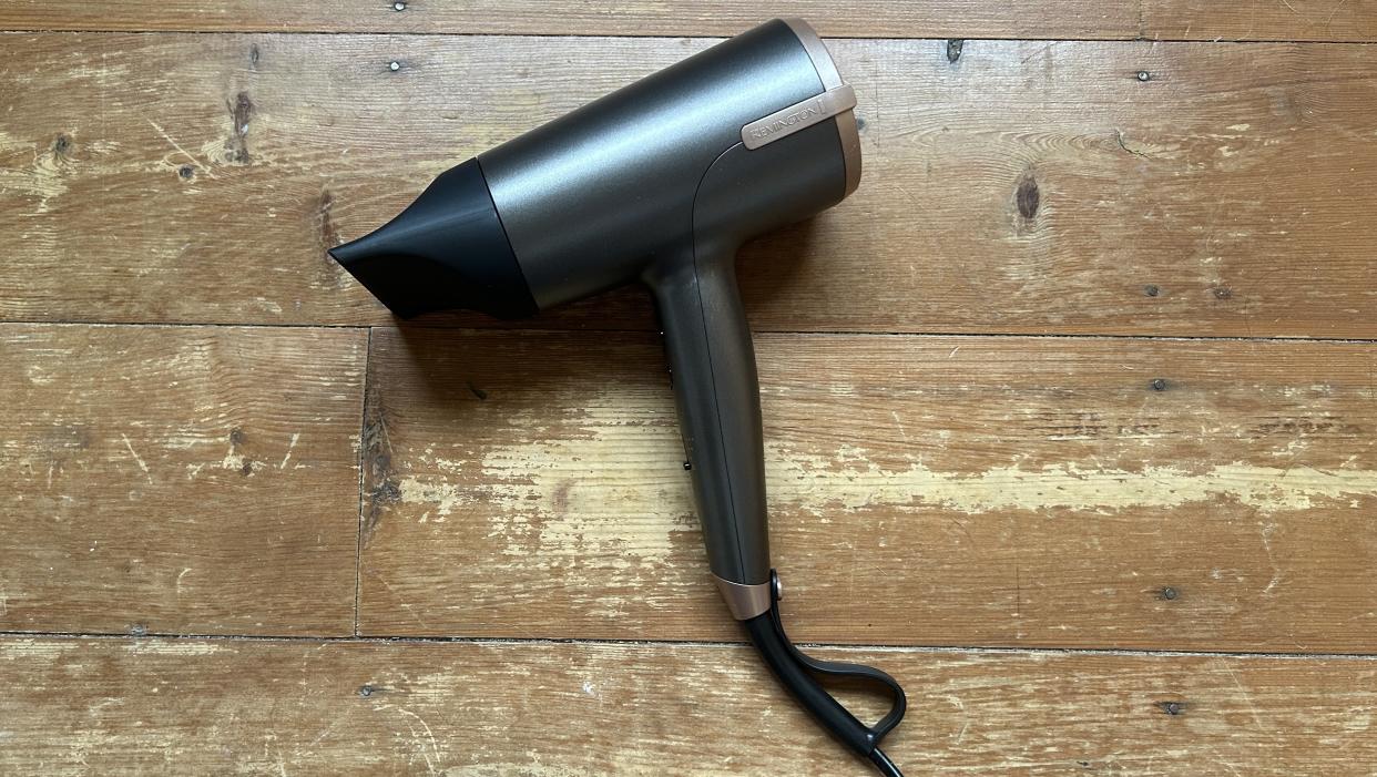  Remington ONE Dry and Style Hair Dryer. 