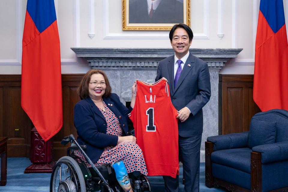 賴清德見美國聯邦參議員達克沃絲（Tammy Duckworth）跨黨派訪問團。總統府Flickr提供