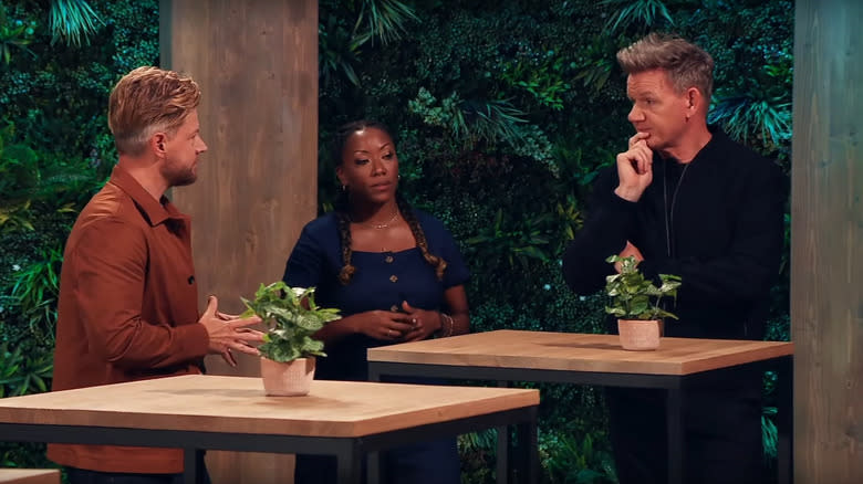 Gordon Ramsay holding discussion