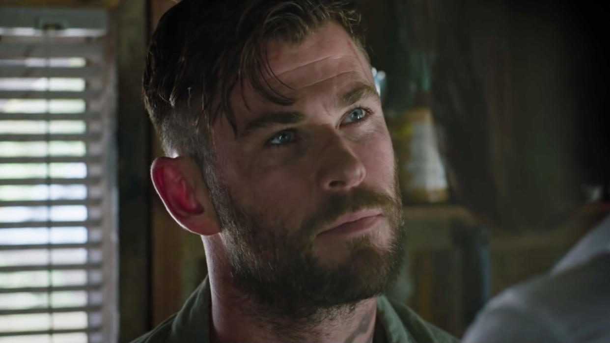  Chris Hemsworth in Extraction 