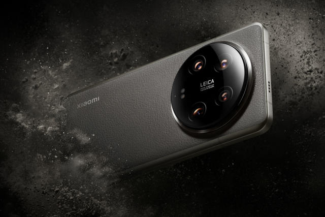 Xiaomi 14 Ultra Tempts Photographers With a 1-Inch Camera Sensor, Leica  Glass - CNET