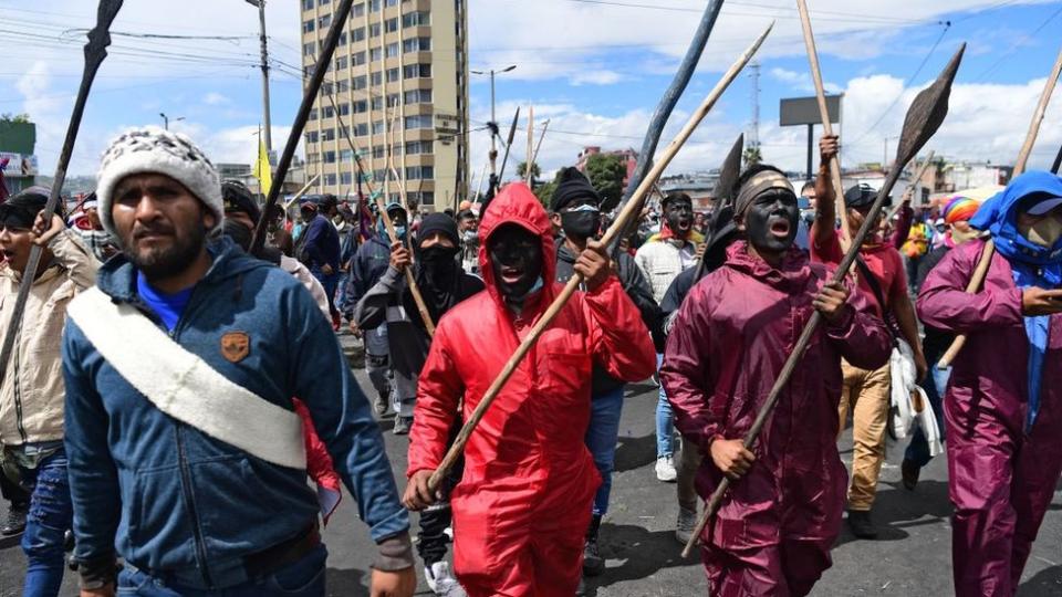 Manifestantes indígenas en Ecuador