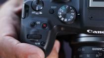 <p>Canon EOS R7 mirrorless APS-C camera review</p> 