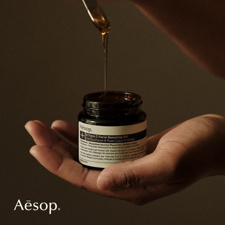 Aesop皮膚專家解釋，由於維他命C是水溶性物質，有很好的吸收力 SOURCE : Aesop