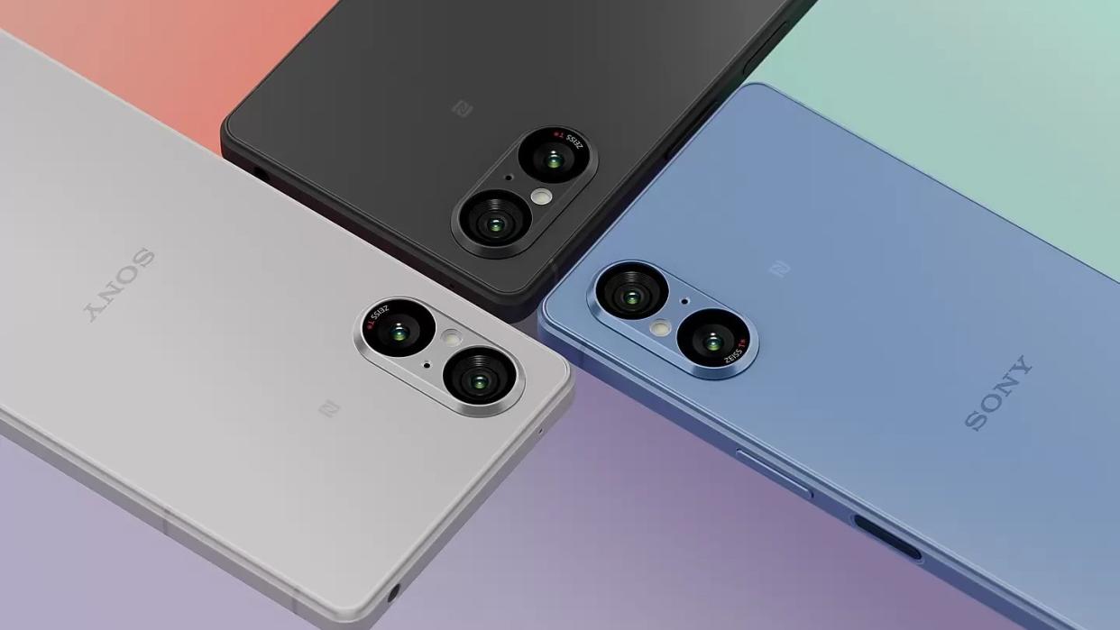  Sony Xperia 5 V rear panel in black, blue and white colors. 