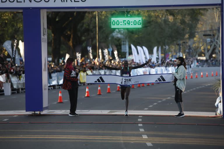 Media Maratón de Palermo: la llegada del keniata Roncer Konga Kipkorir