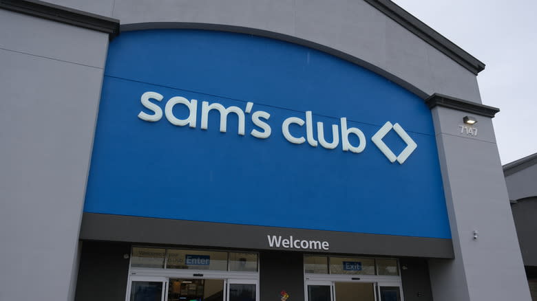 Sam's Club storefront 