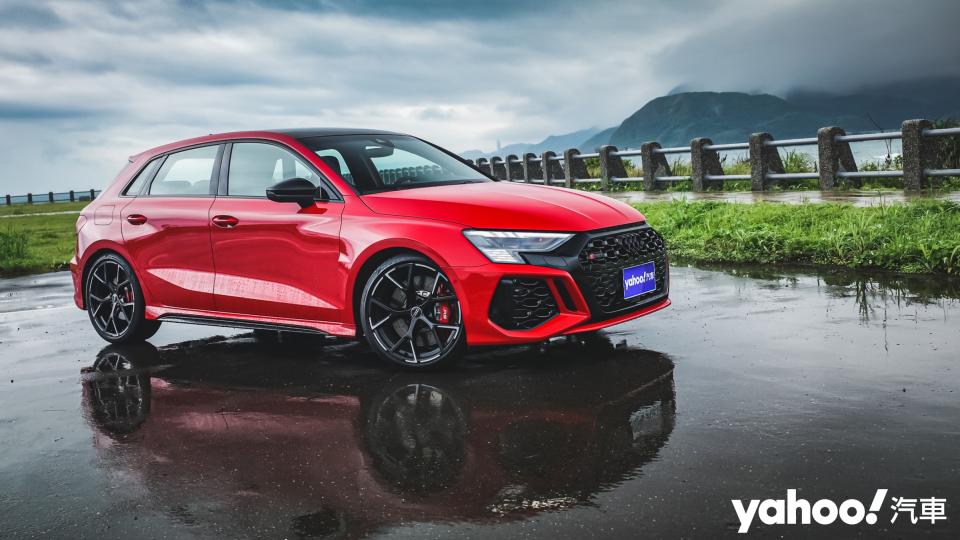 2022 Audi RS 3 Sportback試駕！用理性包裝的五缸拉力砲？