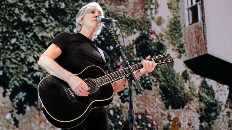 Roger Waters Announces Rescheduled summer 2022 Tour Dates