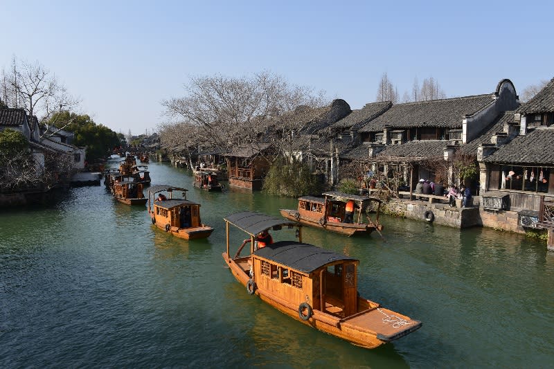 江南烏鎮，安排從大門碼頭搭乘渡輪進入景區，細數小橋流水特別愜意。(圖/鳳凰旅遊)