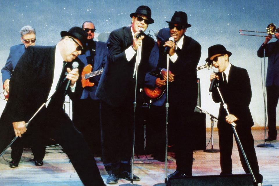 BLUES BROTHERS 2000, front from left: John Goodman, Dan Aykroyd, Joe Morton, J. Evan Bonifant, 1998,