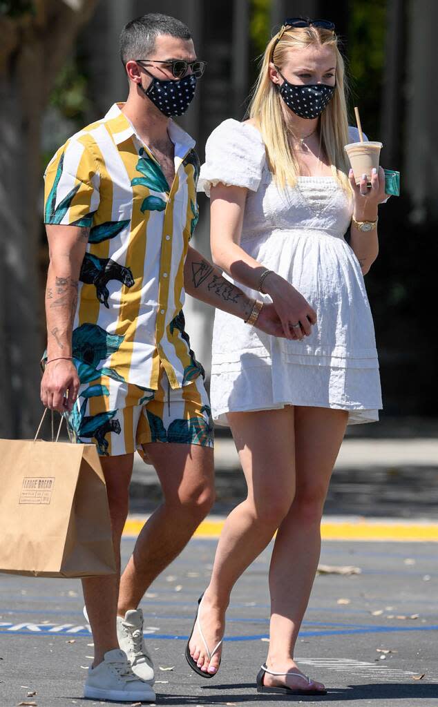 Pregnant Sophie Turner and Joe Jonas Step Out in Los Angeles